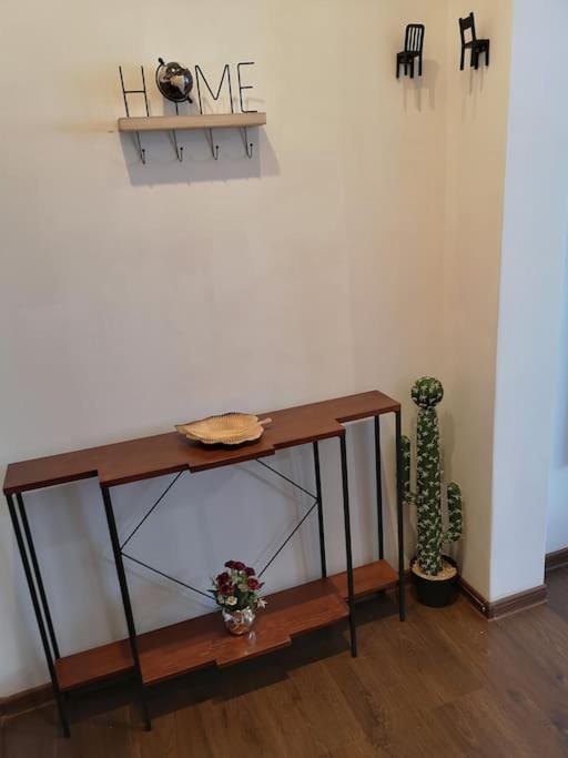 Apartment Lovely 1 Bedroom In Center *