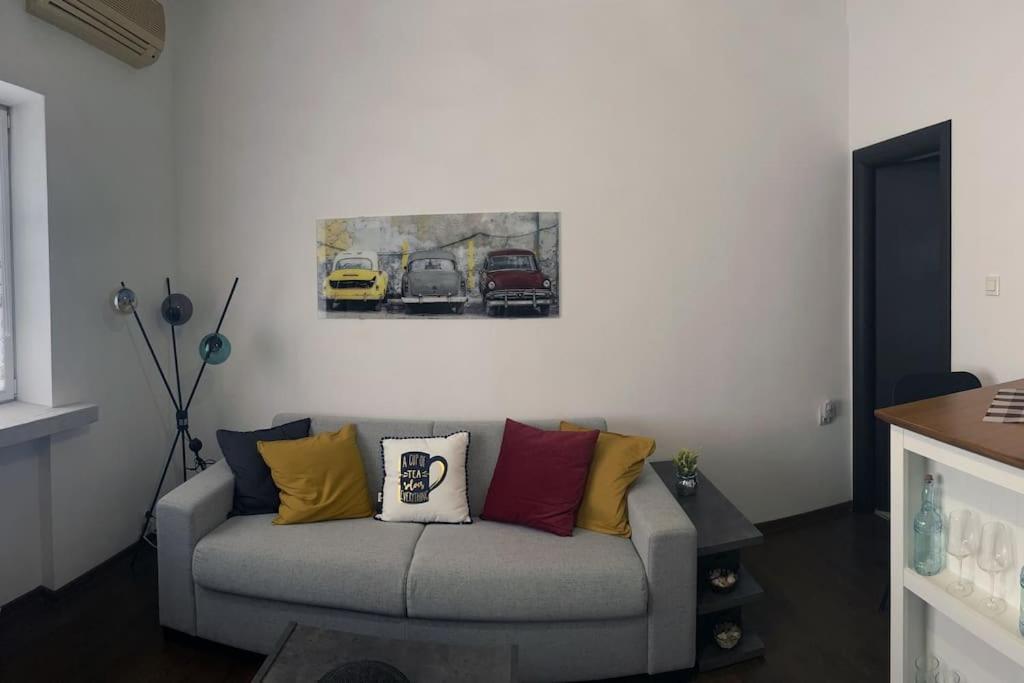 Lovely 1 Bedroom In Center *