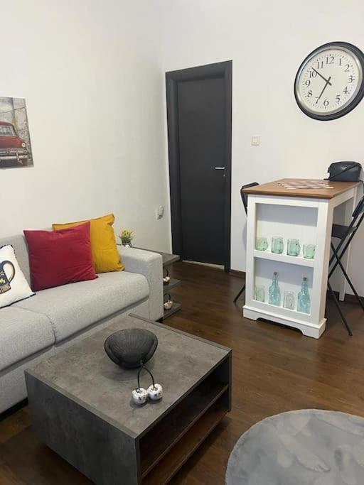 דירה Lovely 1 Bedroom In Center